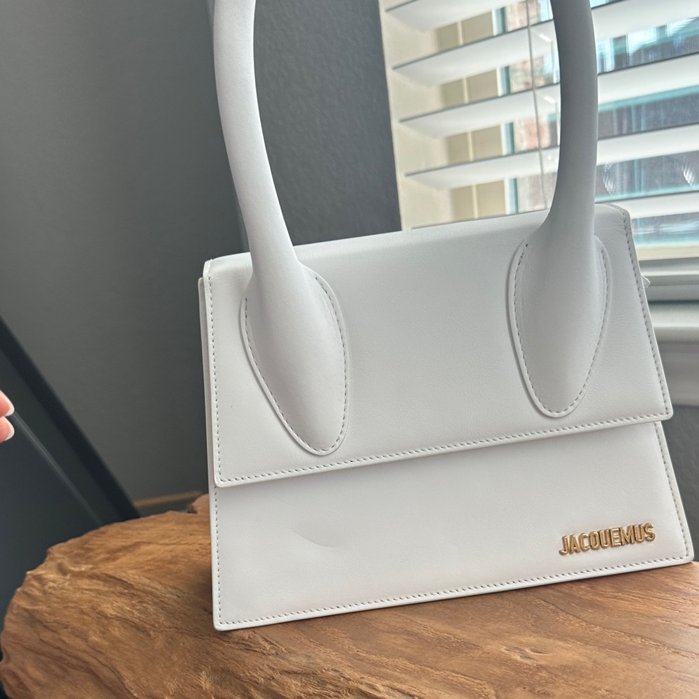 Jacquemus Elegant White Mini Bag - Picture 14 of 17